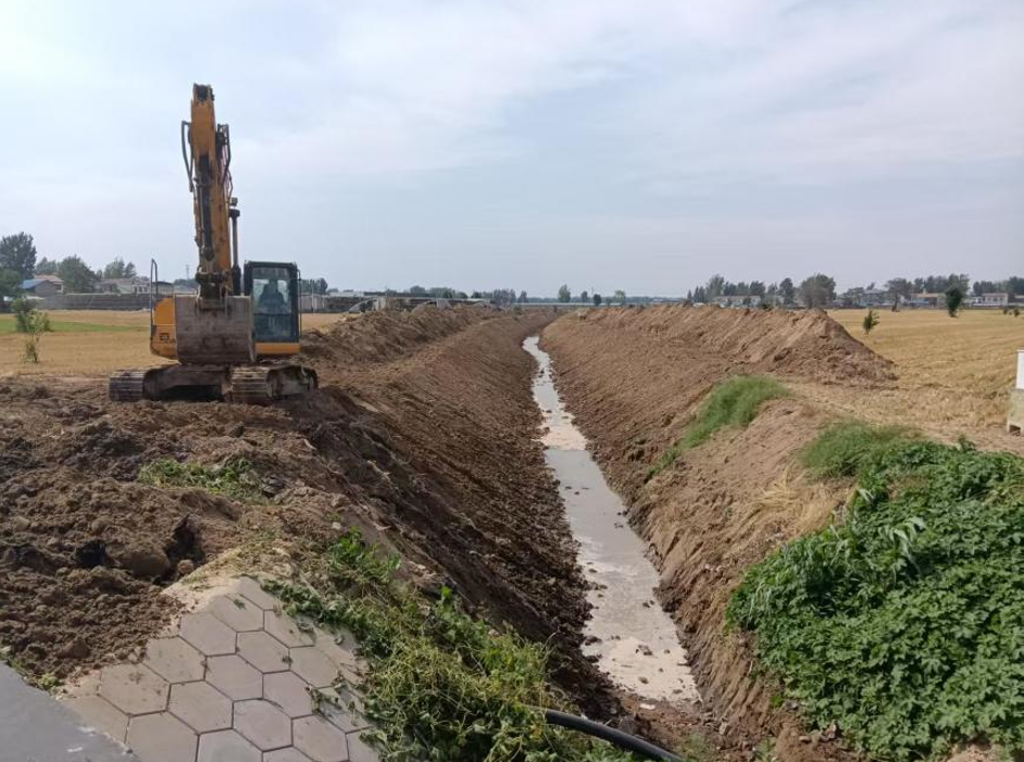 当地对水利设施进行检修维护。商丘市委督查室供图